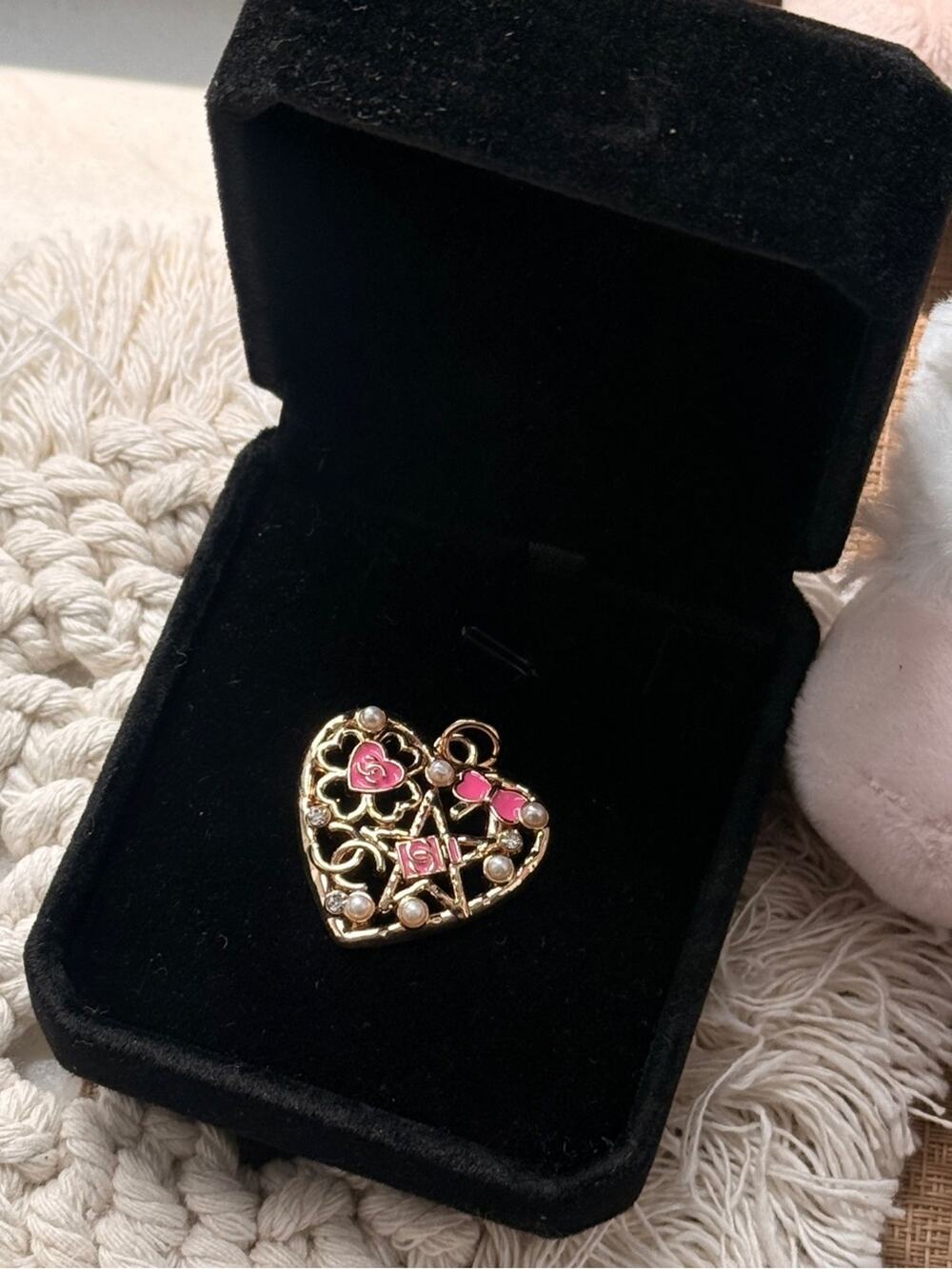 💎Charm ONLY logo heart CHANEL Upcycled